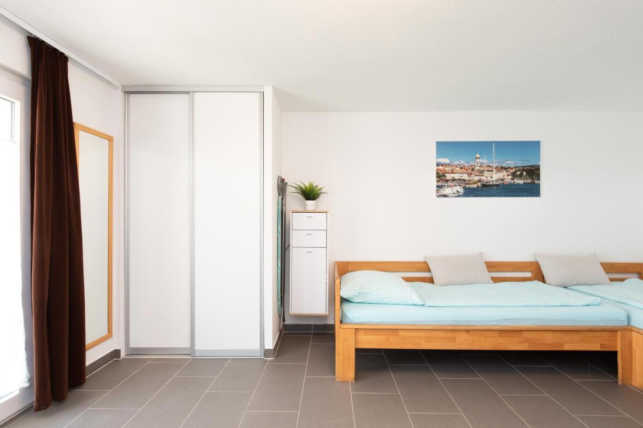 Ferienwohnung Oleander Krk Town Exterior foto