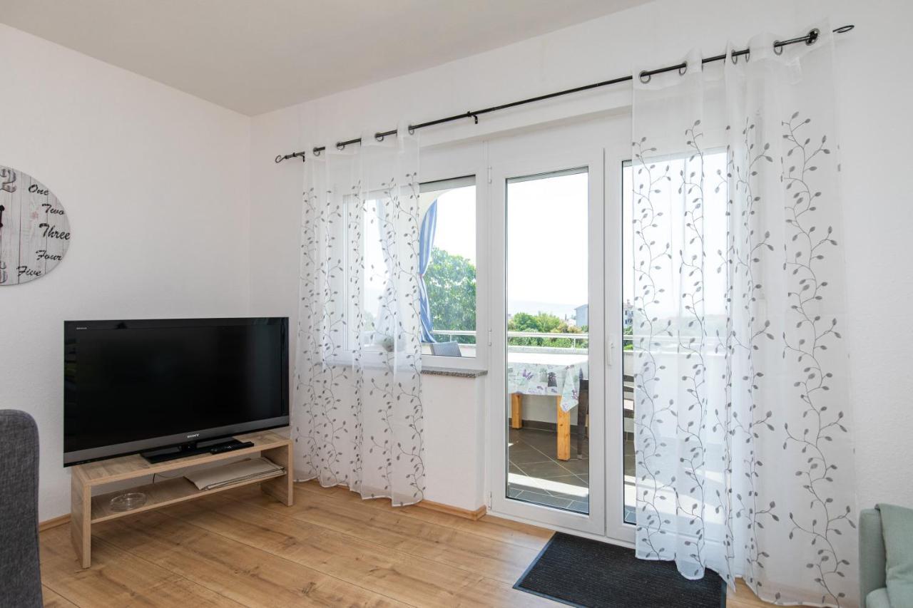 Ferienwohnung Oleander Krk Town Exterior foto