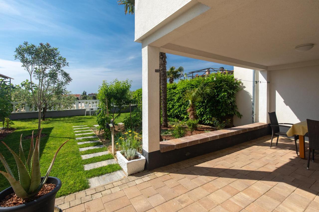 Ferienwohnung Oleander Krk Town Exterior foto