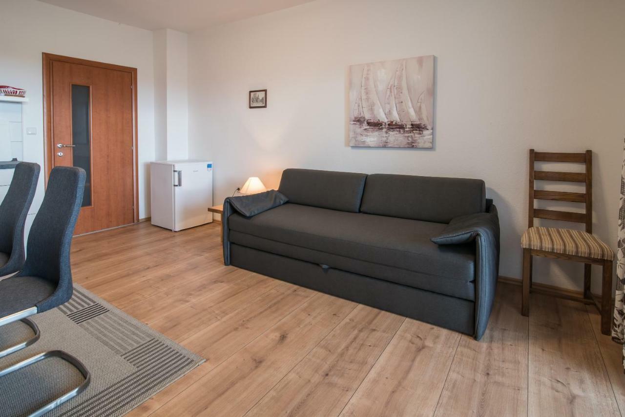 Ferienwohnung Oleander Krk Town Exterior foto