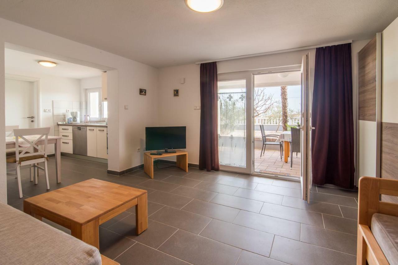 Ferienwohnung Oleander Krk Town Exterior foto