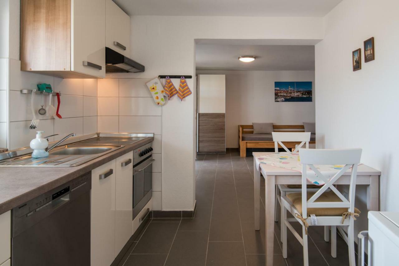 Ferienwohnung Oleander Krk Town Exterior foto